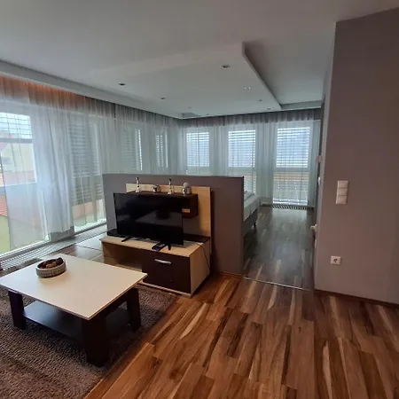 Unicorniselit Apartament *