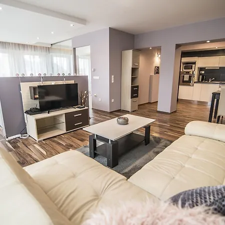 Unicorniselit Apartament *